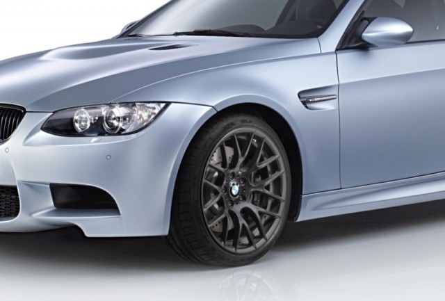 M3_Frozen_Silver_Aussen_2_detail M3_Frozen_Silver_Aussen_2_detail