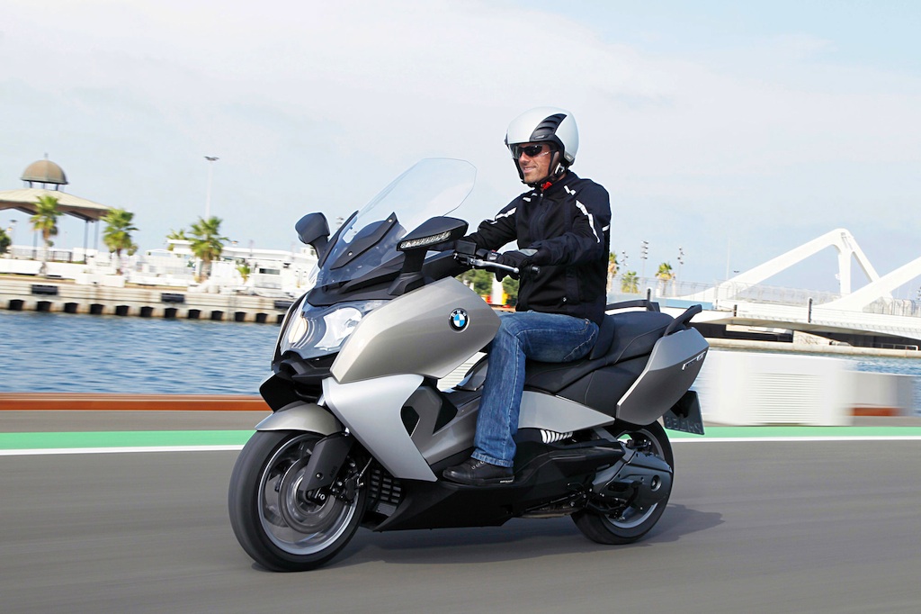 2012-BMW-C650GTa